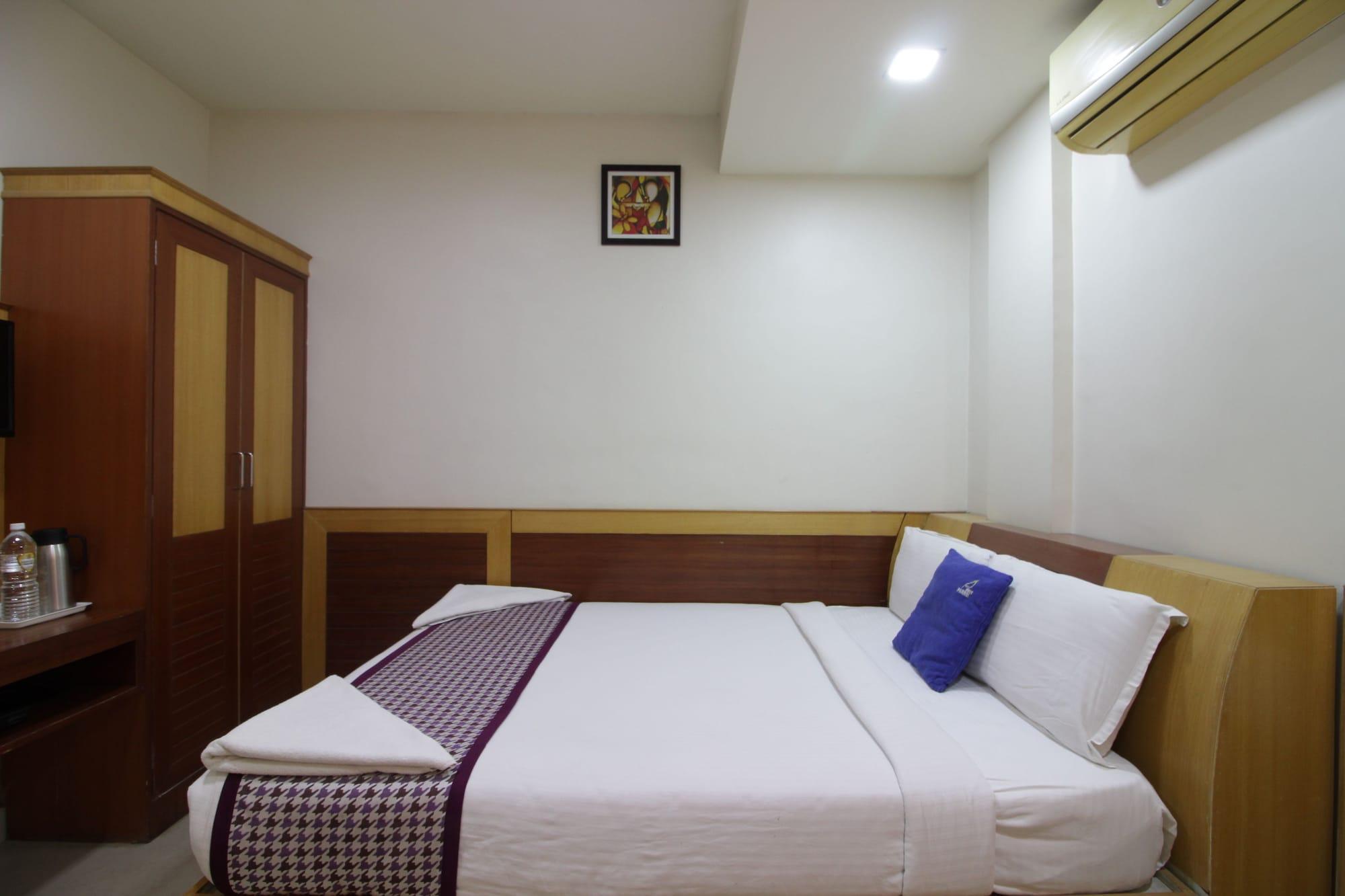 Hotel White Parrot Mysore Bagian luar foto