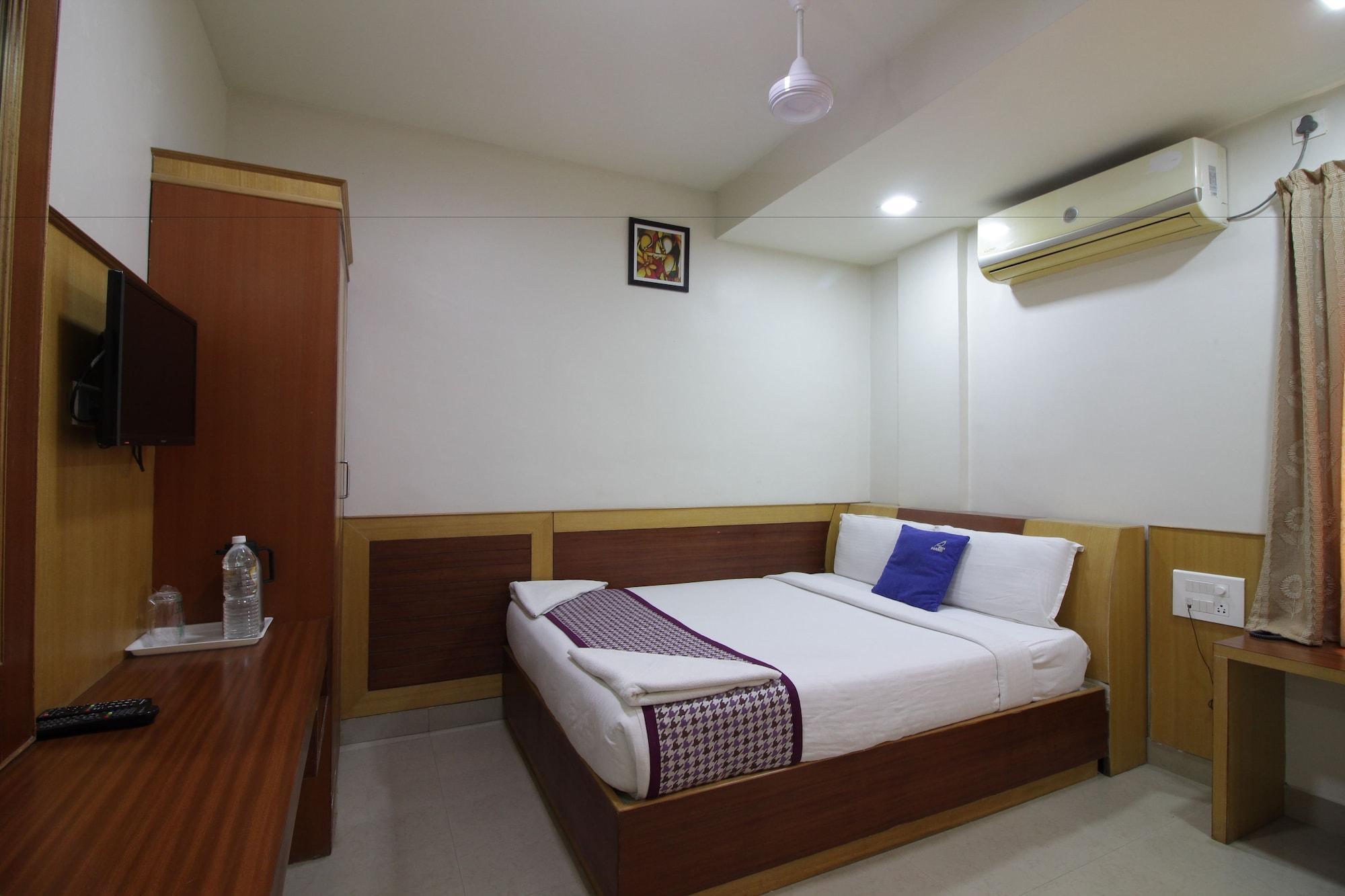 Hotel White Parrot Mysore Bagian luar foto