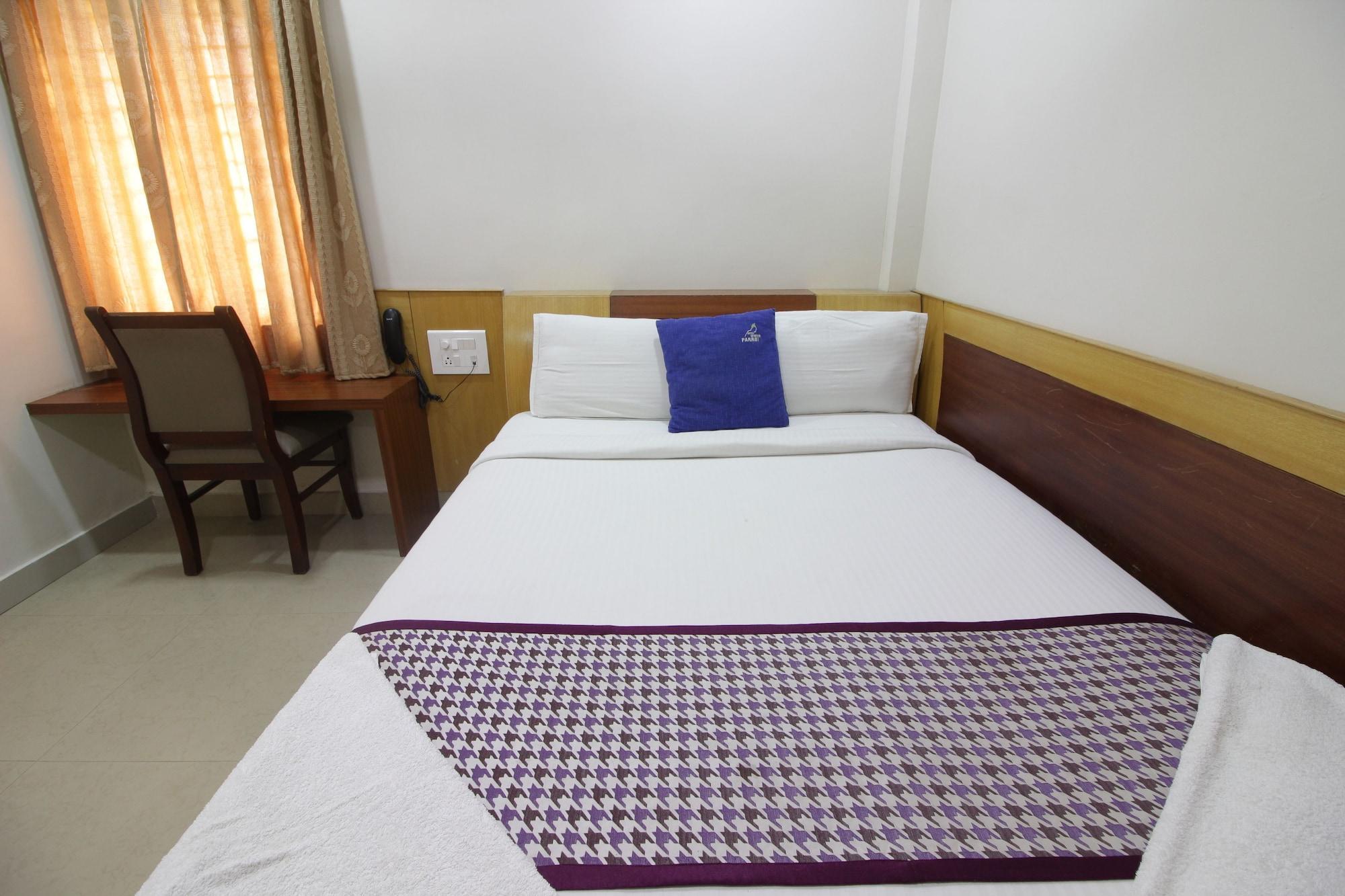 Hotel White Parrot Mysore Bagian luar foto