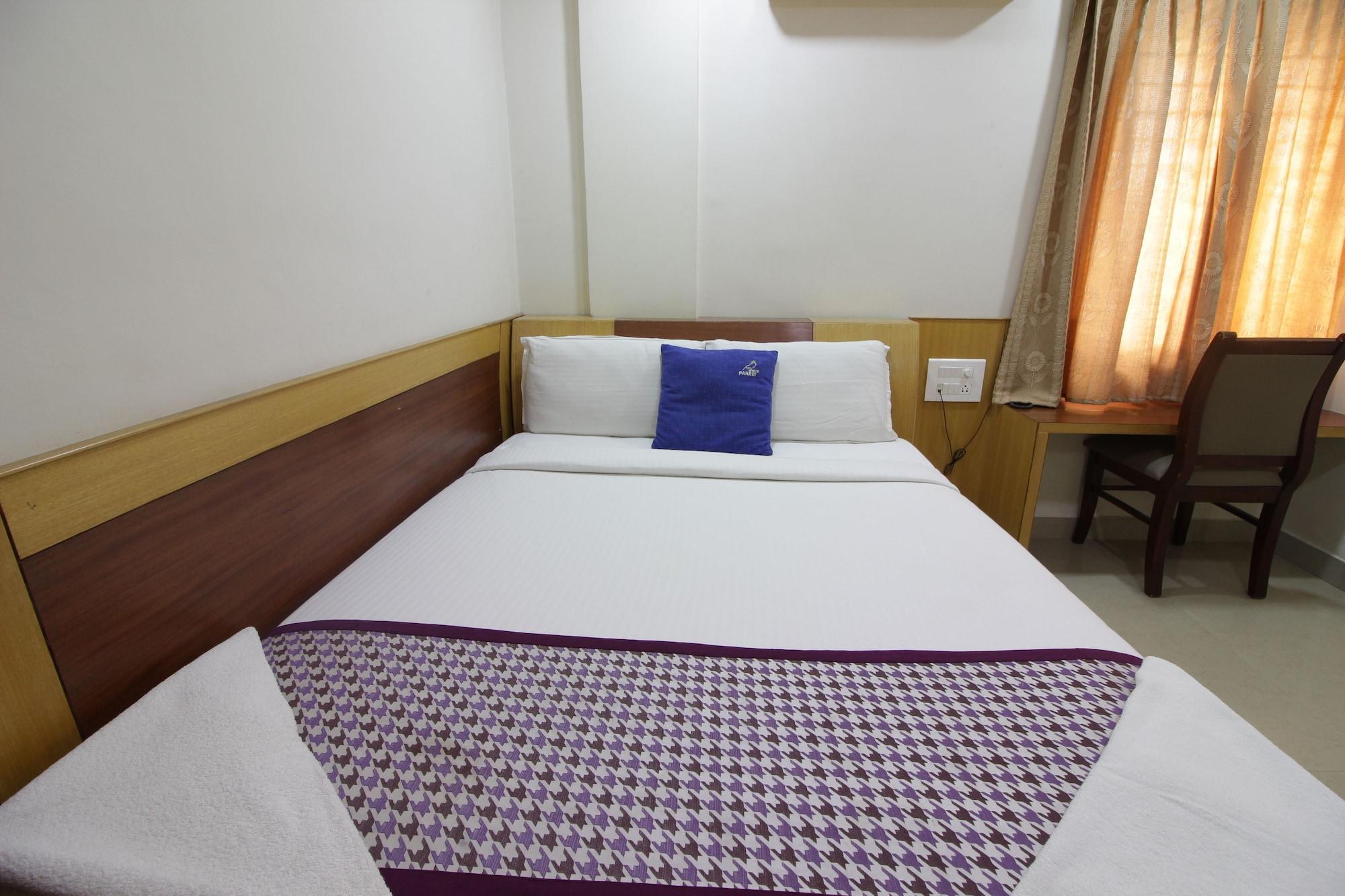 Hotel White Parrot Mysore Bagian luar foto