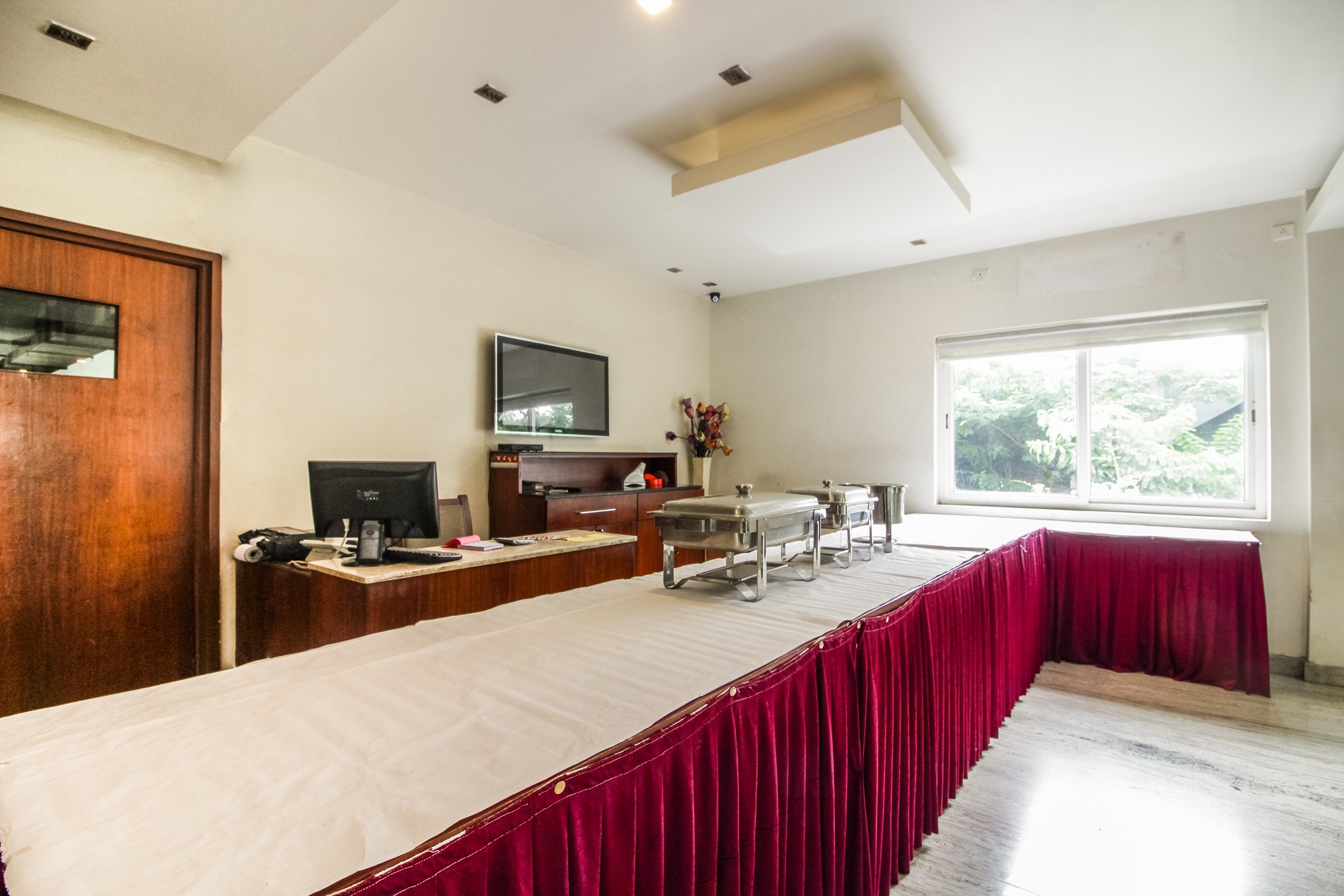 Hotel White Parrot Mysore Bagian luar foto